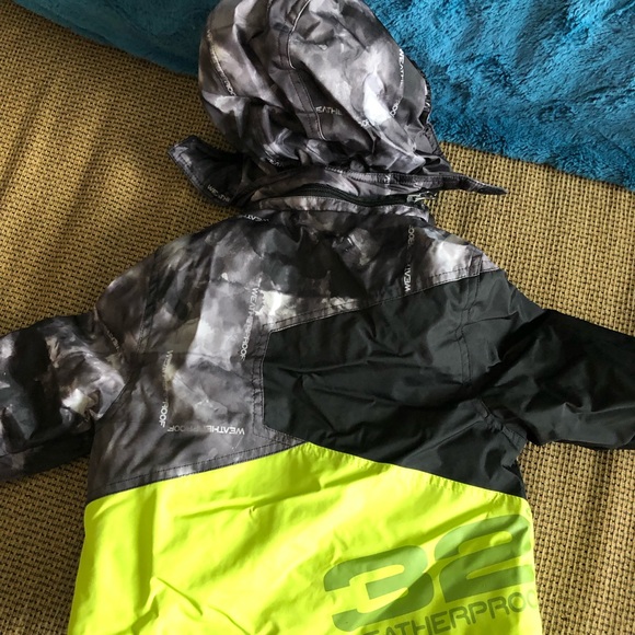 Boys Coat - Picture 3 of 4